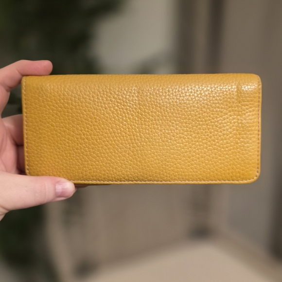 Marc Jacobs Mustard Yellow Leather Wallet - Picture 2 of 9